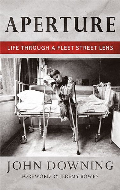Clawr llyfr / Book cover: Aperture - Life Through a Fleet Street Lens