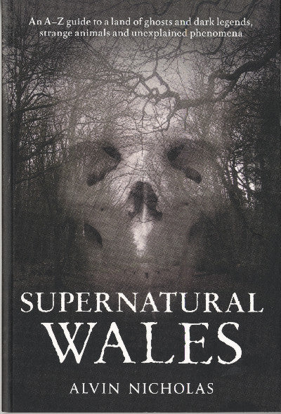Clawr llyfr / Book cover: Supernatural Wales
