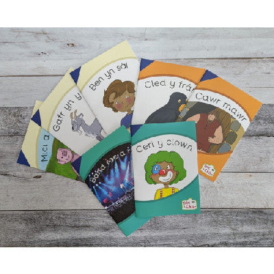 Clawr llyfr / Book cover: Tric a Chlic: Cam 2 - Set o Lyfrau (English Medium Schools)