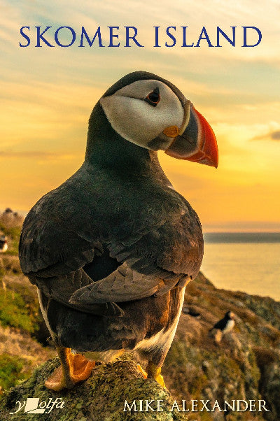 Clawr llyfr / Book cover: Skomer Island - Its History and Natural History — Its History and Natural History