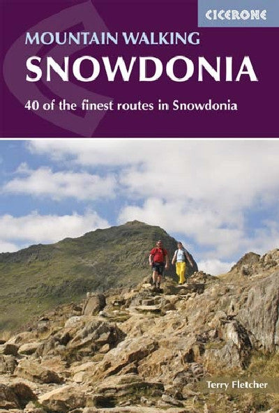 Clawr llyfr / Book cover: Mountain Walking Snowdonia - 40 of the Finest Routes in Snowdonia