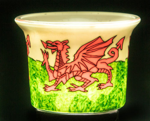 Y Ddraig Goch Tealight Holder - Siop Y Pentan